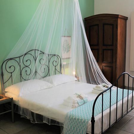 Li Perrini Boutique B&B Acquarica Ruang foto