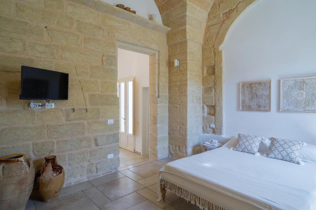 Li Perrini Boutique B&B Acquarica Bagian luar foto
