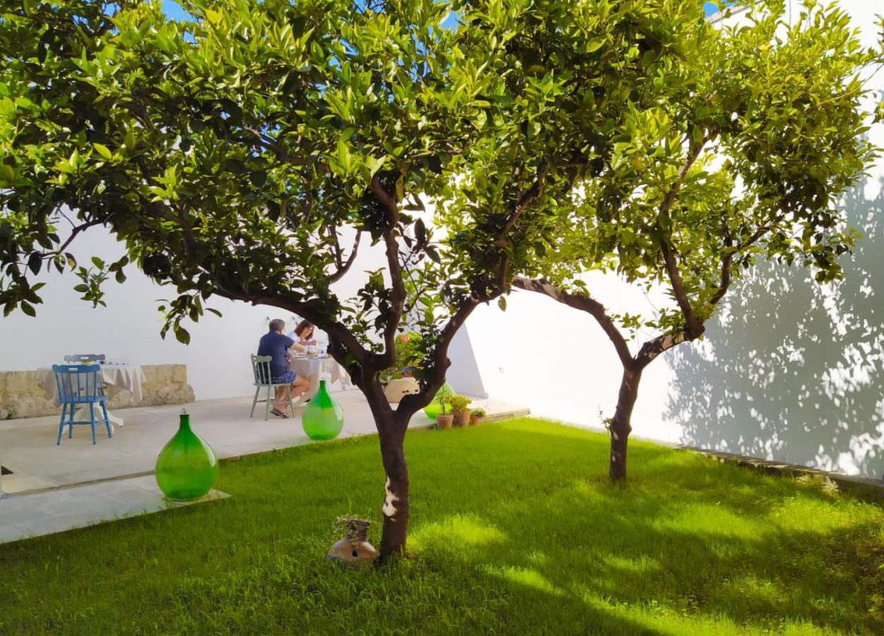 Li Perrini Boutique B&B Acquarica Bagian luar foto