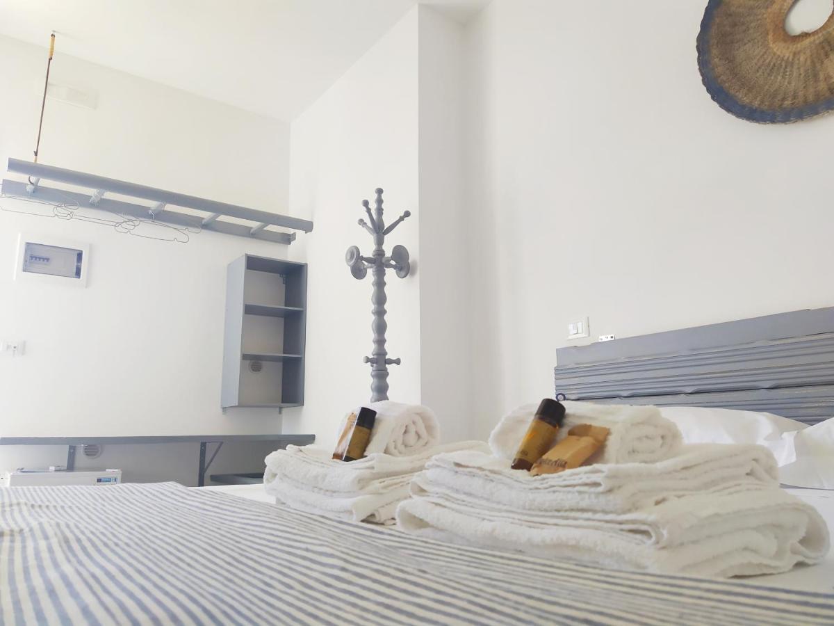 Li Perrini Boutique B&B Acquarica Bagian luar foto