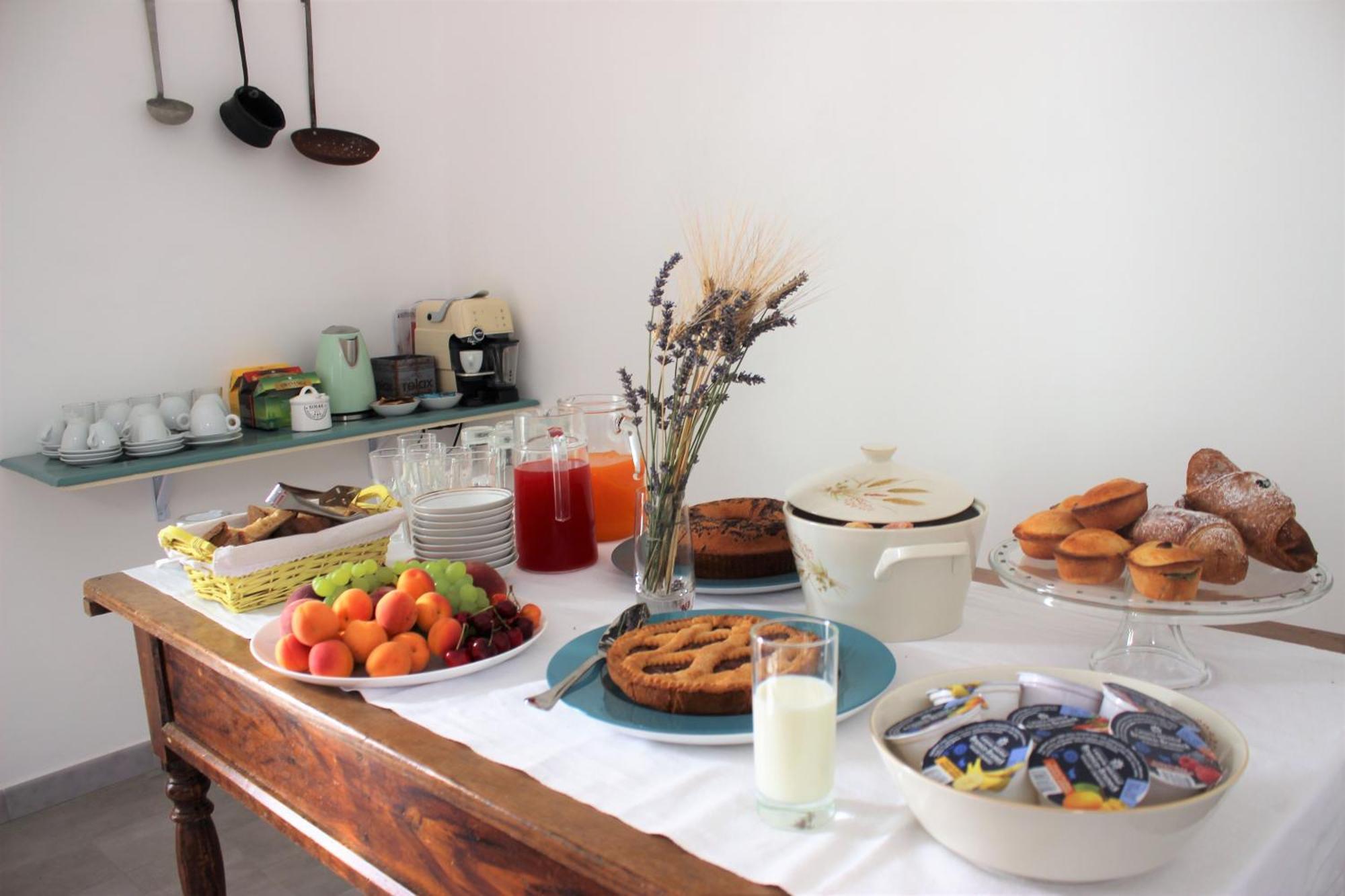 Li Perrini Boutique B&B Acquarica Ruang foto